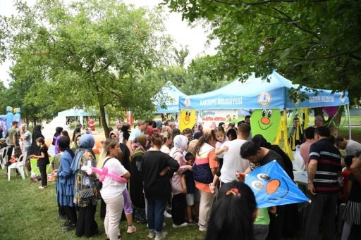 KARTEPEE28099DEBABALARVEC387OCUKLARIEC49ELENDC4B028329