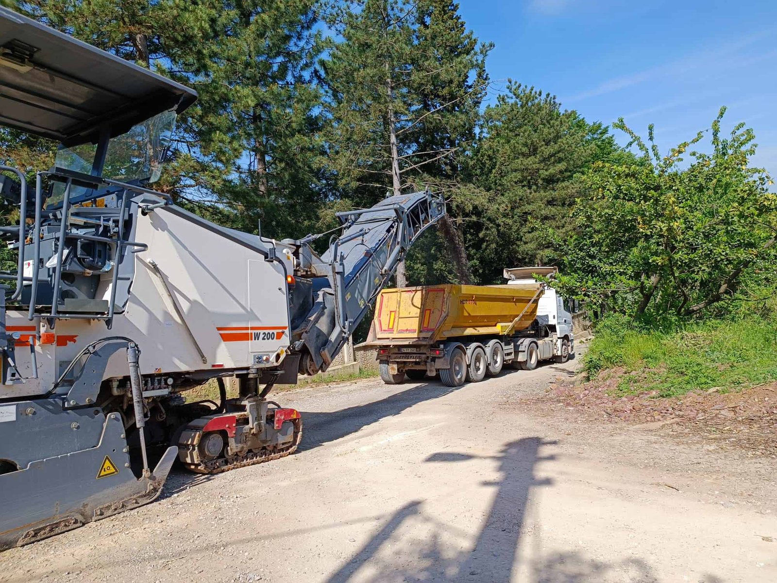 KartepeC59EirinaC49FaCaddesiasfaltlanacak28329