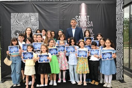 KARTEPEDE ACILAN PICTOR SERGISI HAYRAN BIRAKTI 1