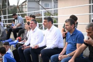 KARTEPEDE BIRIMLER ARASI FUTBOL TURNUVASI BASLADI 8