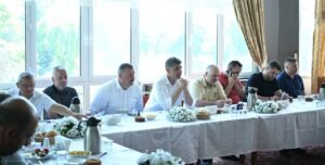 BASKAN KOCAMAN MUHTARLARLA BIR ARAYA GELDI 1