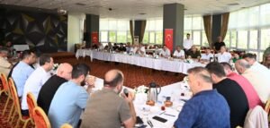 BASKAN KOCAMAN MUHTARLARLA BIR ARAYA GELDI 5