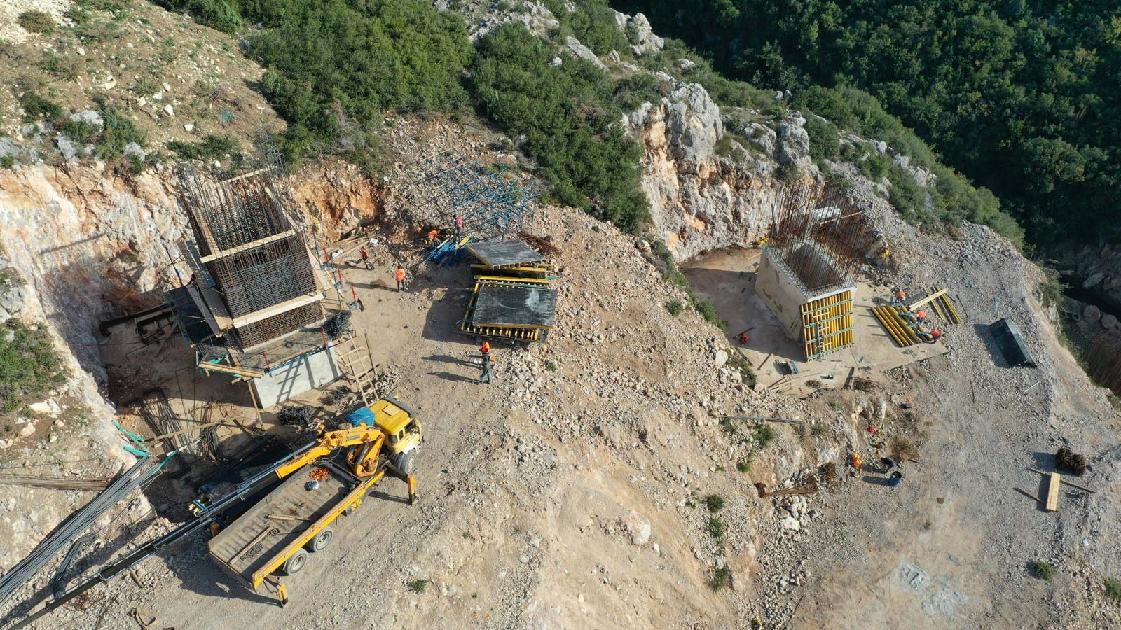 Dilovasi Hastane yolunda kopru ayaklari yukseliyor 3