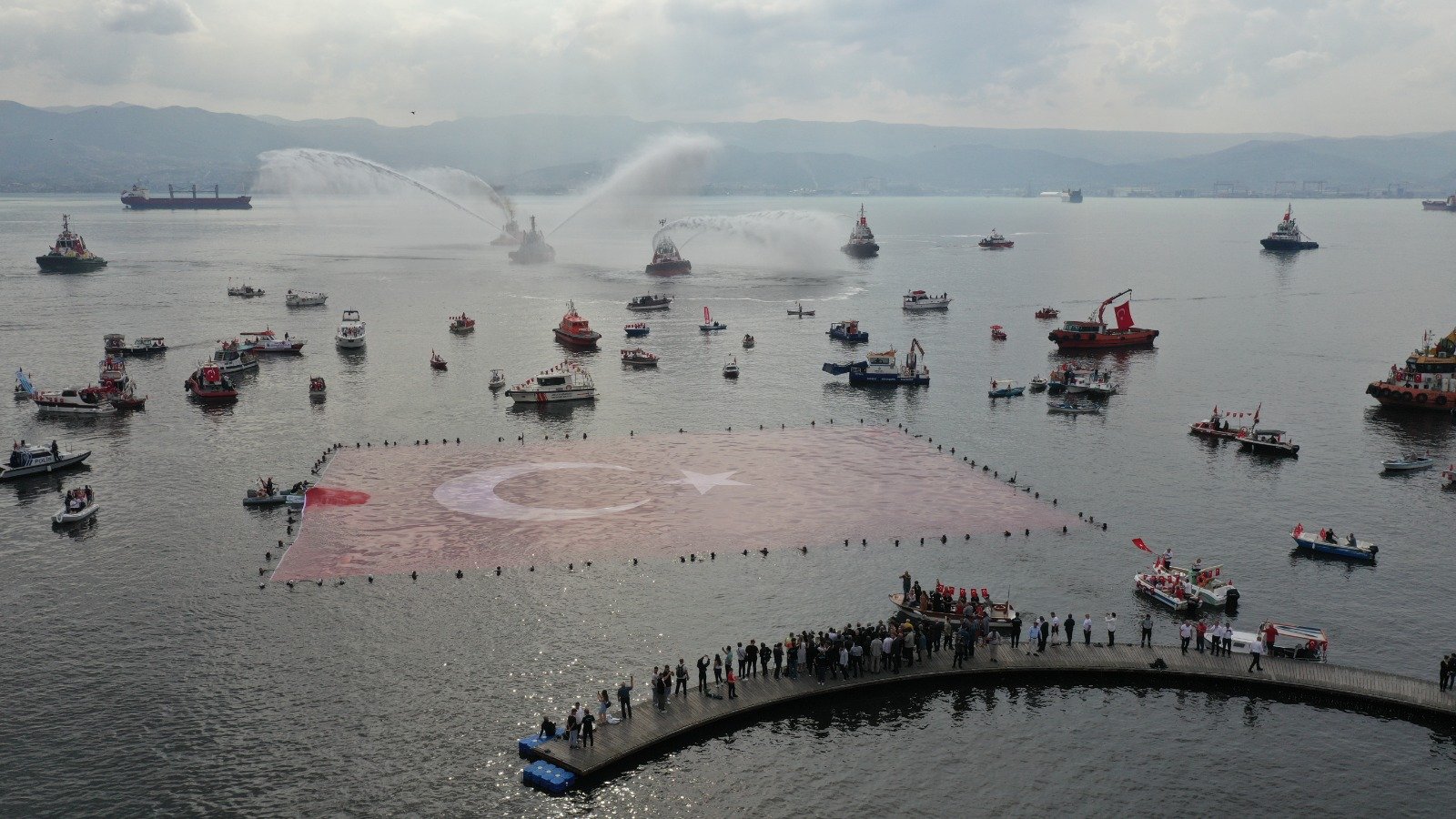 Kocaeli 100. yilda Cumhuriyet askina kostu 12