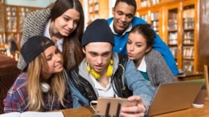 1698842425 z kusagi nelerden hoslanir nasil bir is dunyasi istiyor 1