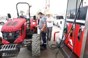 Tarlalar suruluyor urun bereketleniyor ciftci kazaniyor 6