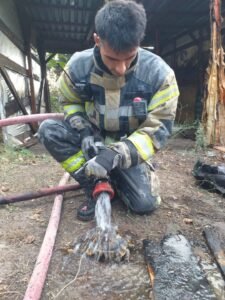 Yangindan kurtarildi suyla sogutuldu dogaya salindi 2