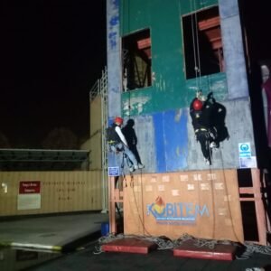 Afet gonulluleri Buyuksehir Itfaiyesi ile tecrubeleniyor 2