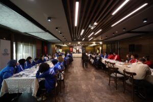 Baskan Buyukakin Kagitsporun sampiyonlarla bulustu 2