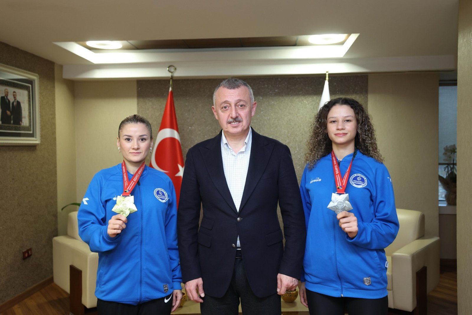 Baskan Buyukakin Sampiyon Kardesler Ile Bulustu 4 Large