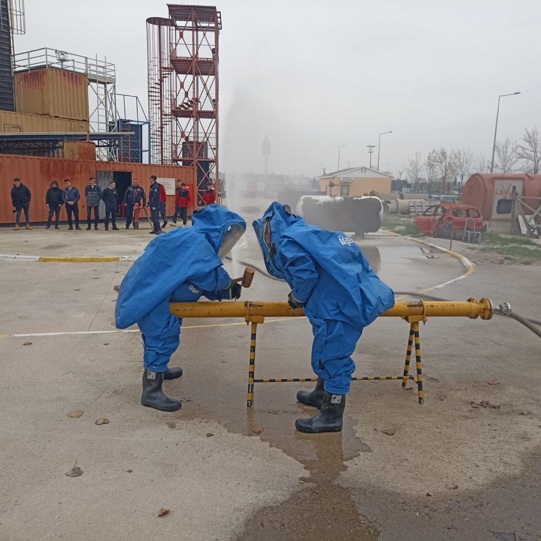 Buyuksehir Itfaiyesinden KBRN egitimi 2