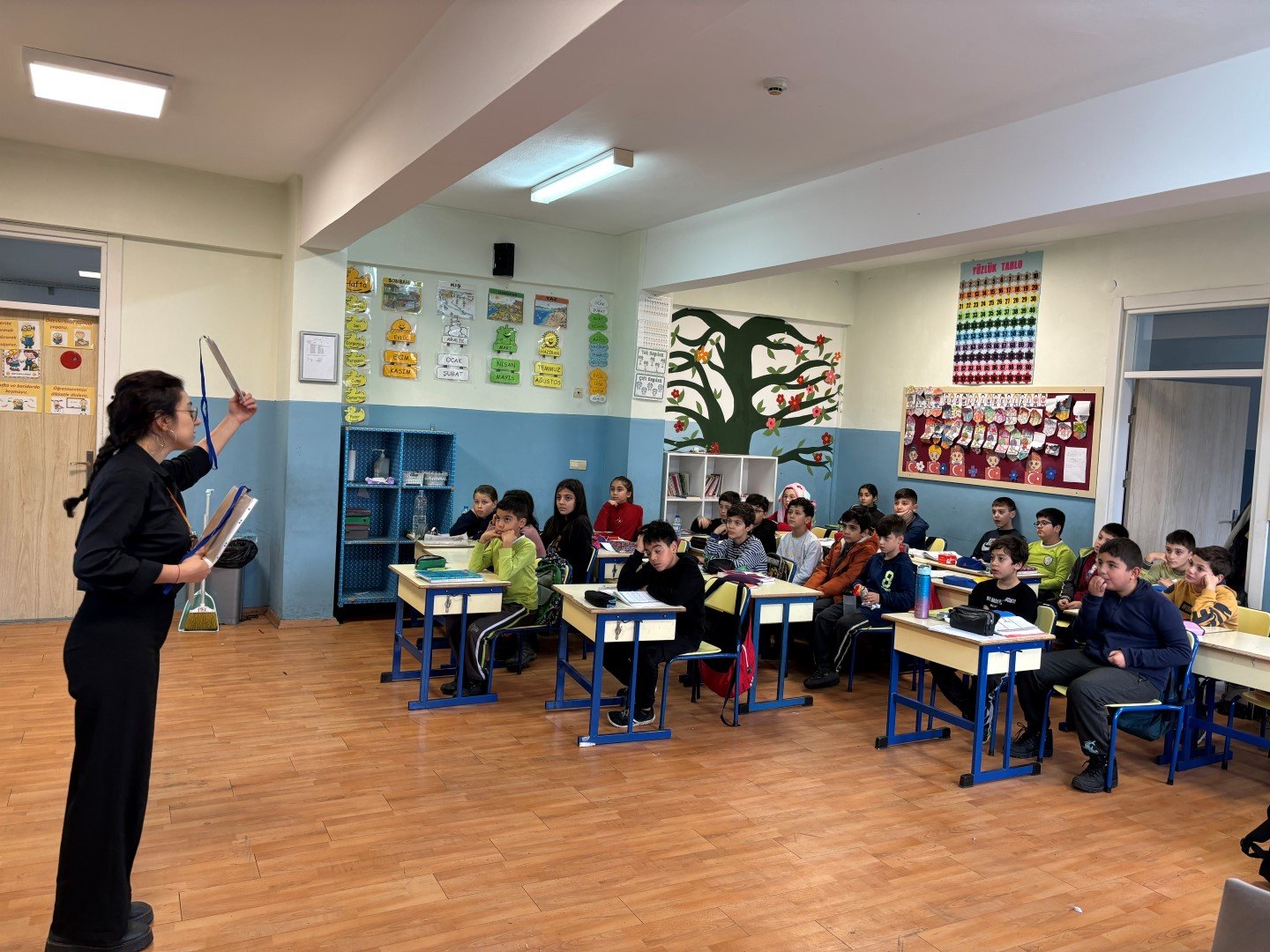 Cocuklar interaktif yontemle sifir atigi ogreniyor 1