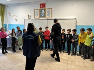 Cocuklar interaktif yontemle sifir atigi ogreniyor 4