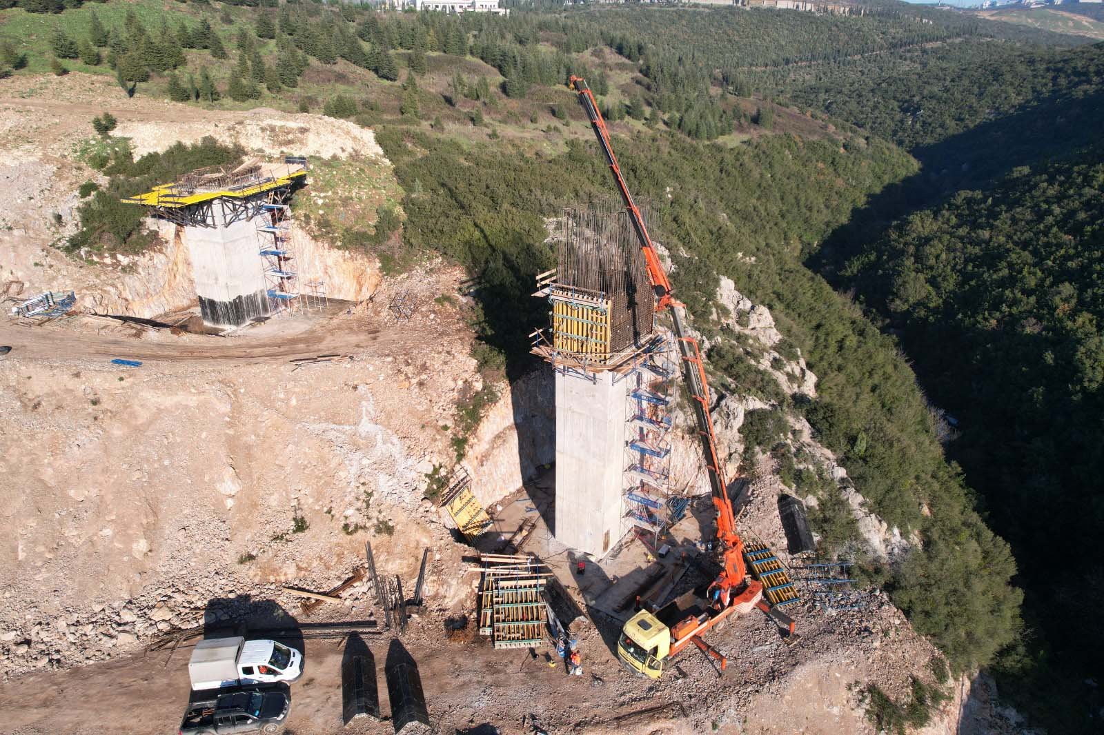 Dilovasi Devlet Hastanesi baglanti yolu nda kopru ayaklari yapiliyor 8