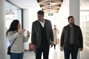 KARTEPE KENT KUTUPHANESI YAKINDA KAPILARINI ACIYOR 1