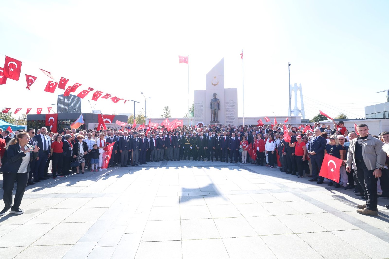 Kent Meydanindaki toren alaninda duzenleme 2