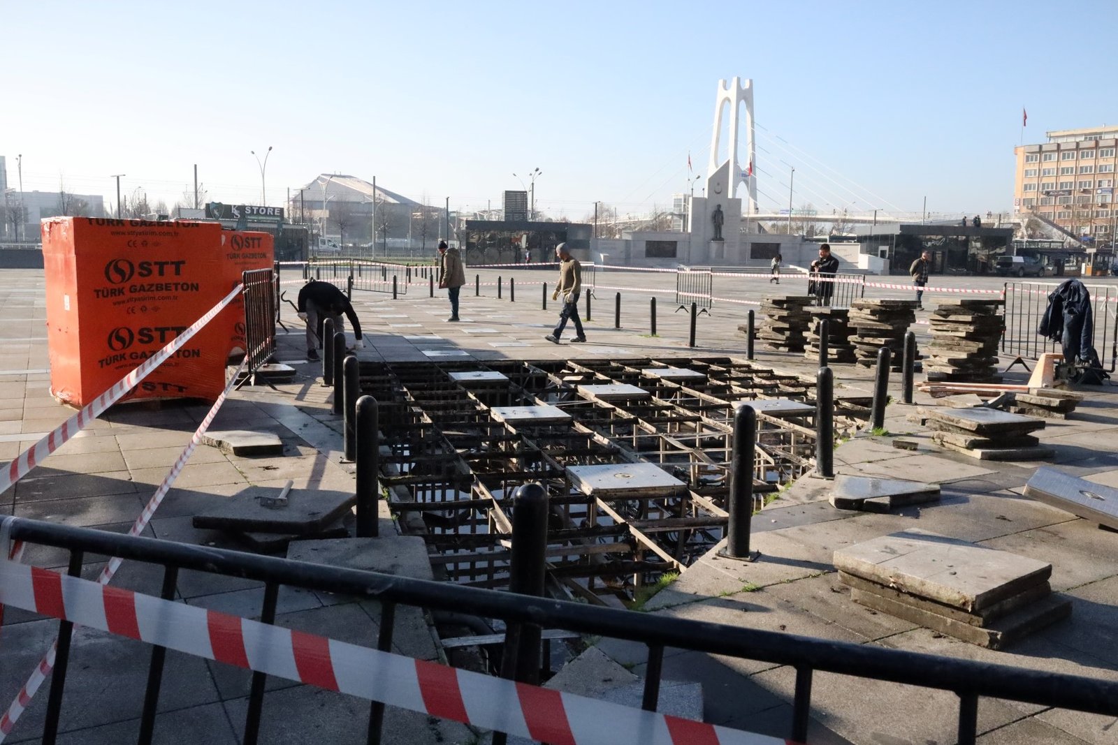 Kent Meydanindaki toren alaninda duzenleme 6