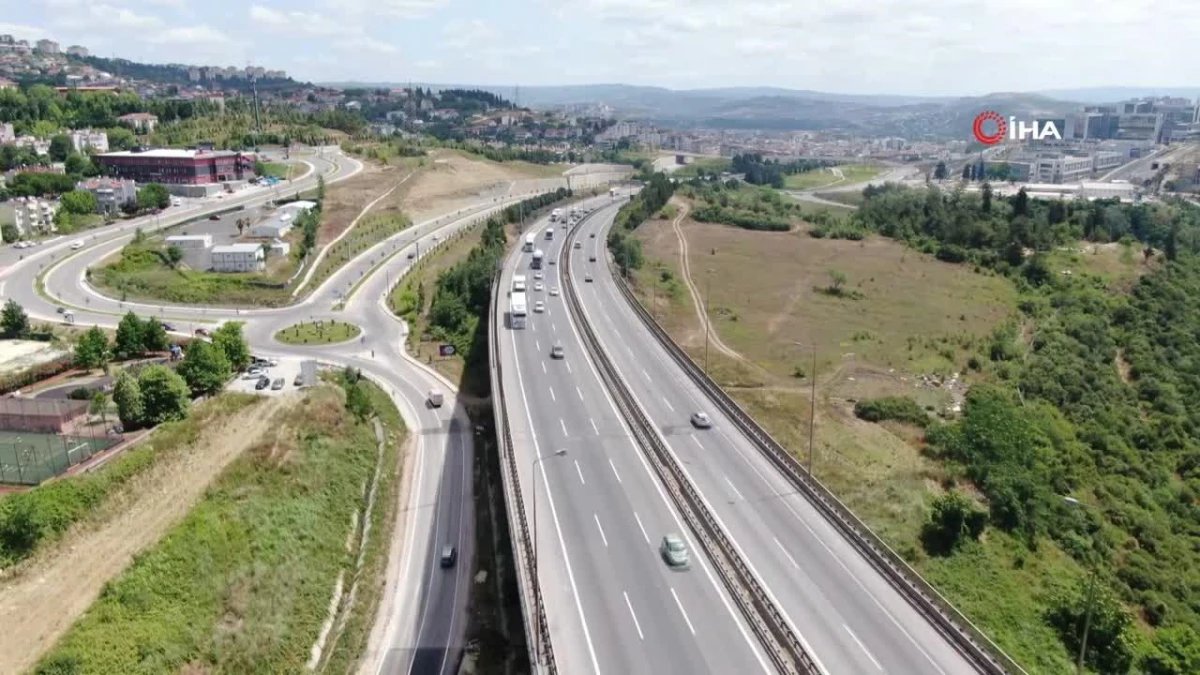 tem otoyolu kocaeli gecisinde bayram donusu yogun trafik 0 VvK75uGr