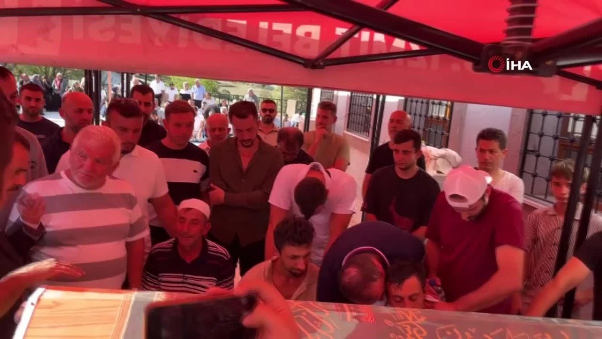 golde bogulan babaanne ve 2 torunu son yolculuguna ugurlandi 0 TVq4Dug1