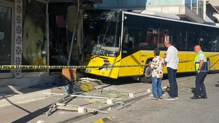 kocaelide zincirleme kaza 15 kisi yaralandi 1 YHsZMgZl